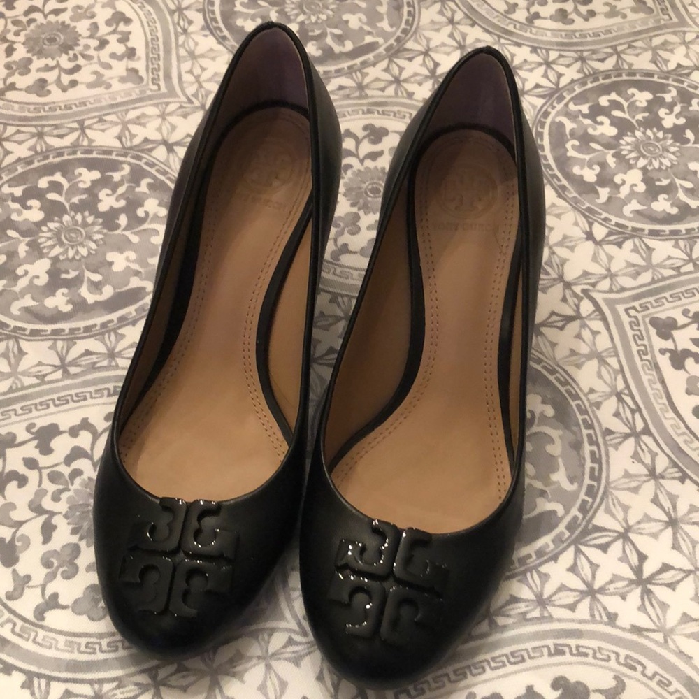 Tory Burch Black Wedge Size 6.5